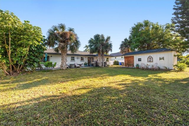 3945 Edgewood AVE, Fort Myers, FL 33916