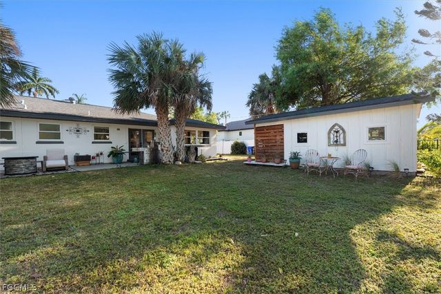 3945 Edgewood AVE, Fort Myers, FL 33916