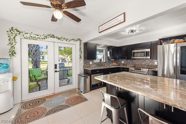 3945 Edgewood AVE, Fort Myers, FL 33916