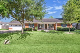 1310 Bridle Spur Lane, Hilshire Village, TX 77055