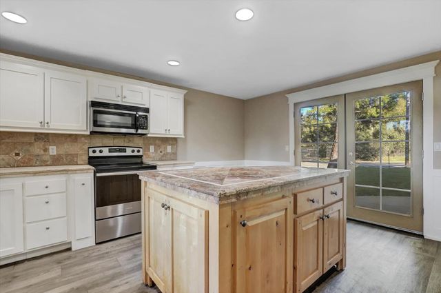 10893 Newtown Rd, Nevada City, CA 95959