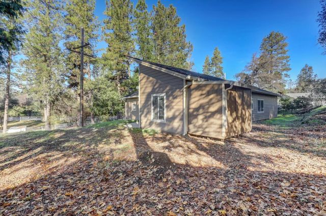 10893 Newtown Rd, Nevada City, CA 95959
