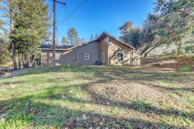 10893 Newtown Rd, Nevada City, CA 95959