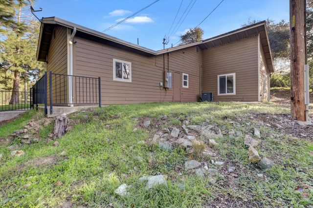 10893 Newtown Rd, Nevada City, CA 95959