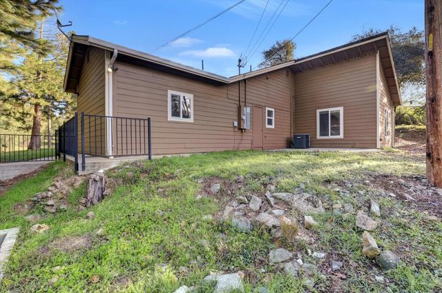 10893 Newtown Rd, Nevada City, CA 95959