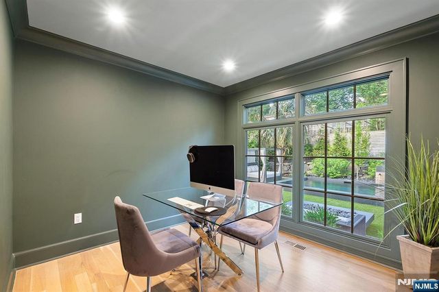 395 Colonial Boulevard, Twp Of Washington, NJ 07676