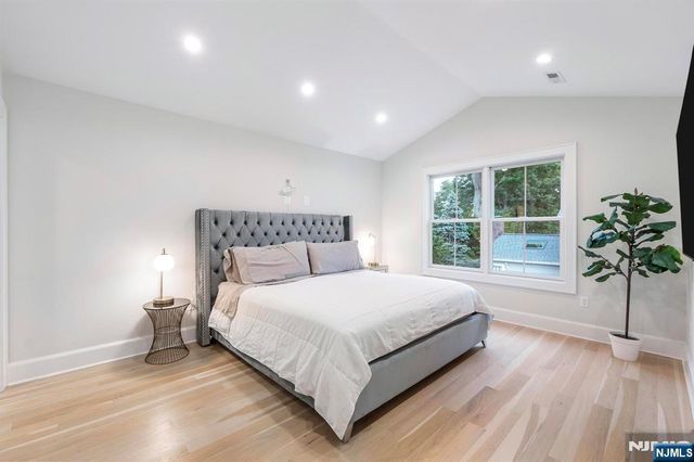 395 Colonial Boulevard, Twp Of Washington, NJ 07676