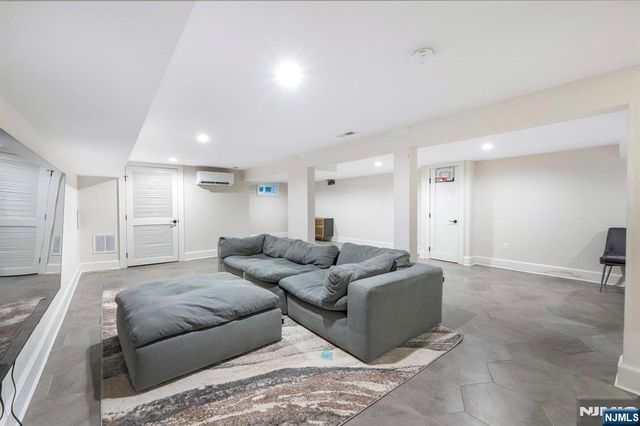 395 Colonial Boulevard, Twp Of Washington, NJ 07676