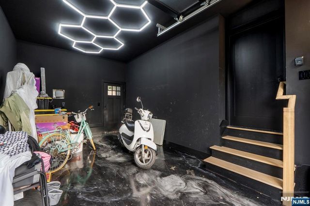 395 Colonial Boulevard, Twp Of Washington, NJ 07676