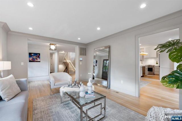 395 Colonial Boulevard, Twp Of Washington, NJ 07676