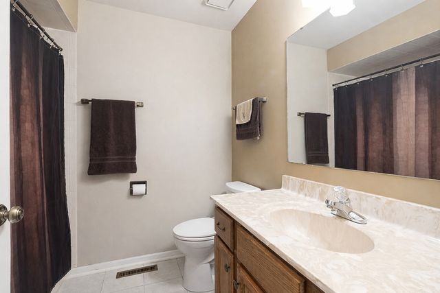 18311 Holland Road, Lansing, IL 60438