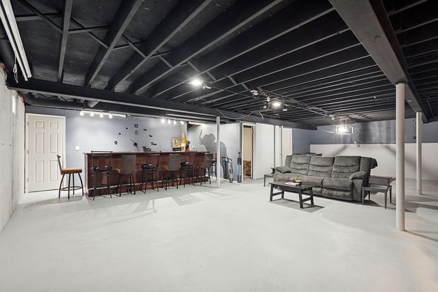 18311 Holland Road, Lansing, IL 60438