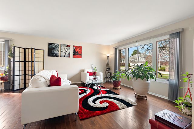 18311 Holland Road, Lansing, IL 60438