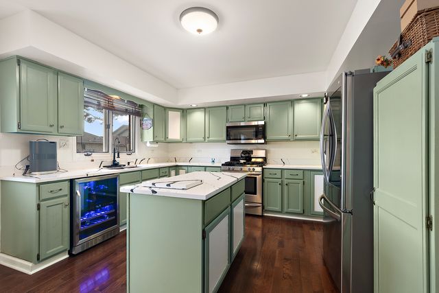 18311 Holland Road, Lansing, IL 60438