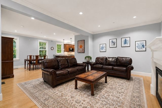 36 Journeys End Ln, Lexington, MA 02421