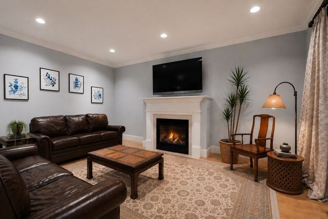36 Journeys End Ln, Lexington, MA 02421