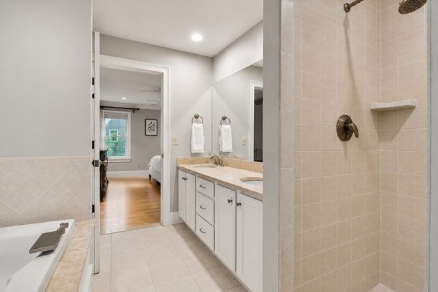 36 Journeys End Ln, Lexington, MA 02421