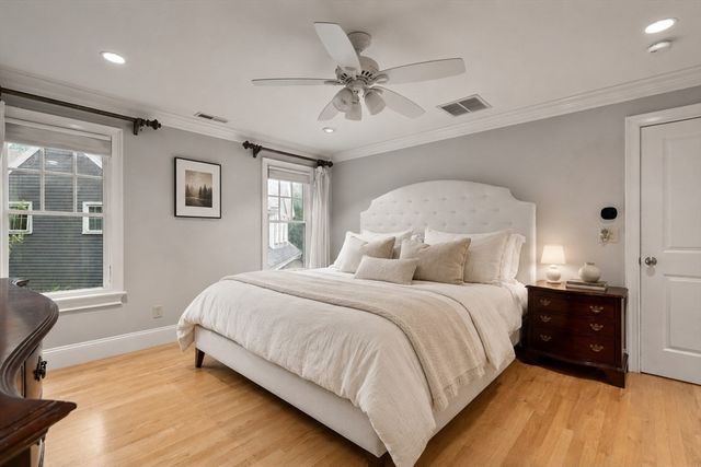 36 Journeys End Ln, Lexington, MA 02421