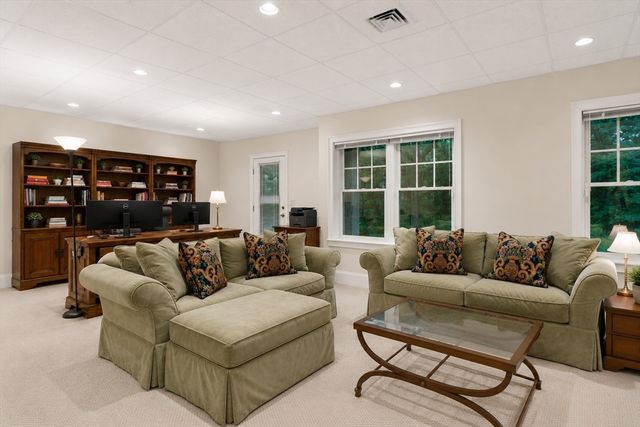 36 Journeys End Ln, Lexington, MA 02421