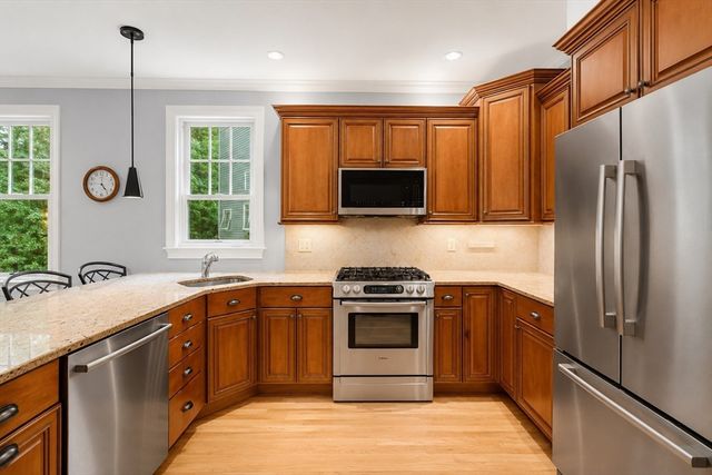 36 Journeys End Ln, Lexington, MA 02421