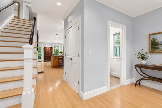 36 Journeys End Ln, Lexington, MA 02421