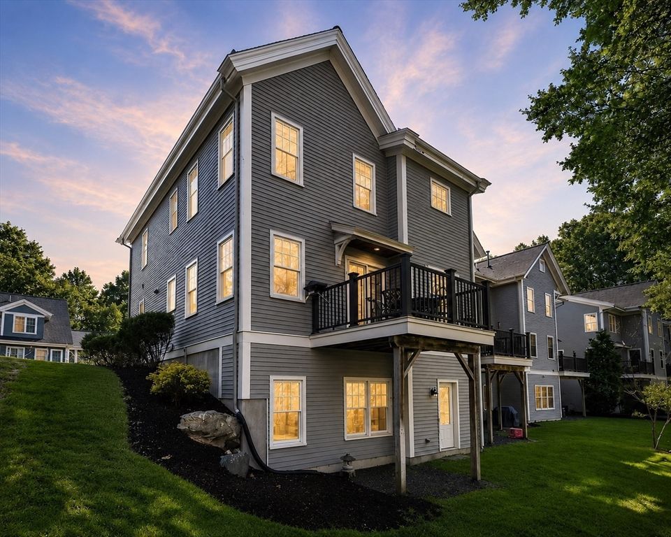 36 Journeys End Ln, Lexington, MA 02421