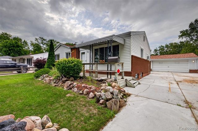310 Tamarac Drive, Davison, MI 48423
