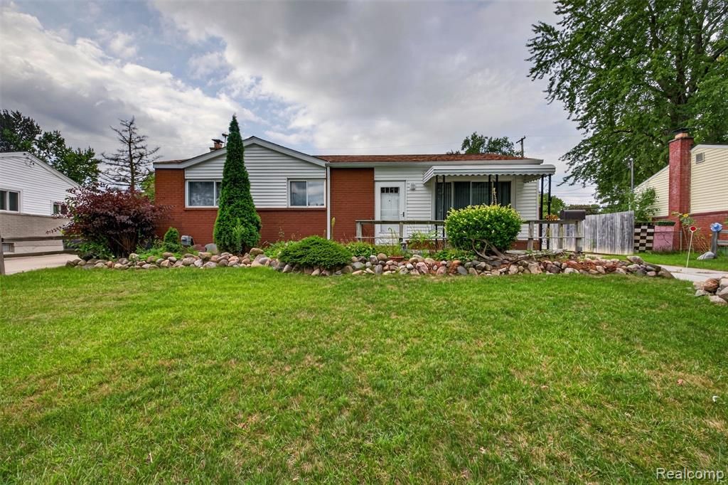 310 Tamarac Drive, Davison, MI 48423