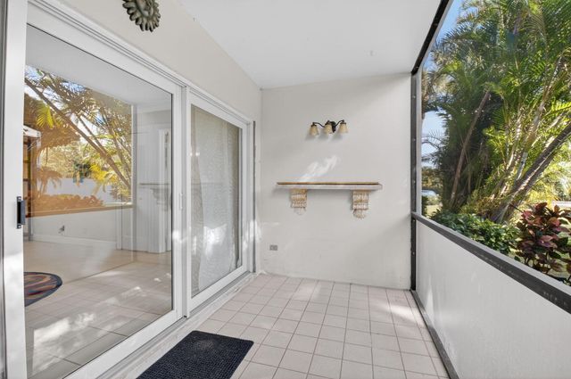 159 NW 70th Street 403, Boca Raton, FL 33487