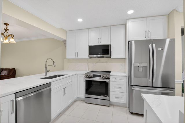 159 NW 70th Street 403, Boca Raton, FL 33487