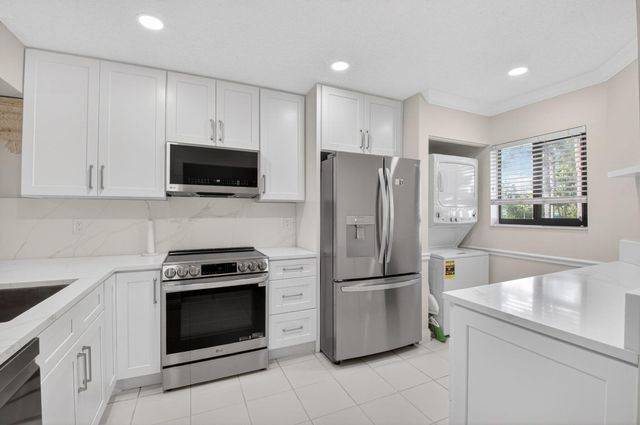 159 NW 70th Street 403, Boca Raton, FL 33487