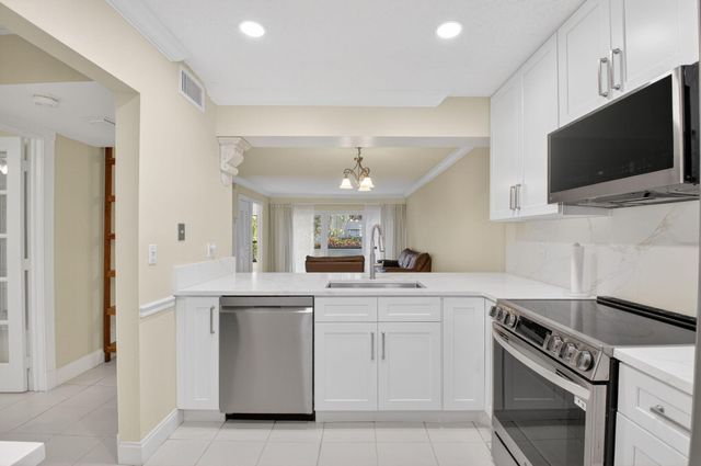 159 NW 70th Street 403, Boca Raton, FL 33487