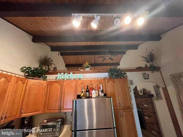 5970 DECKER RD, Bushkill, PA 18324