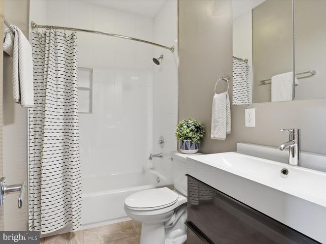 1242 NEW JERSEY AVE NW, Washington, DC 20001