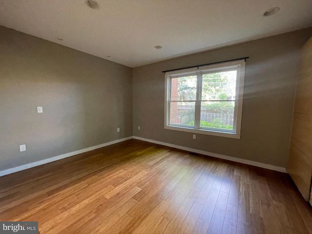 1242 NEW JERSEY AVE NW, Washington, DC 20001