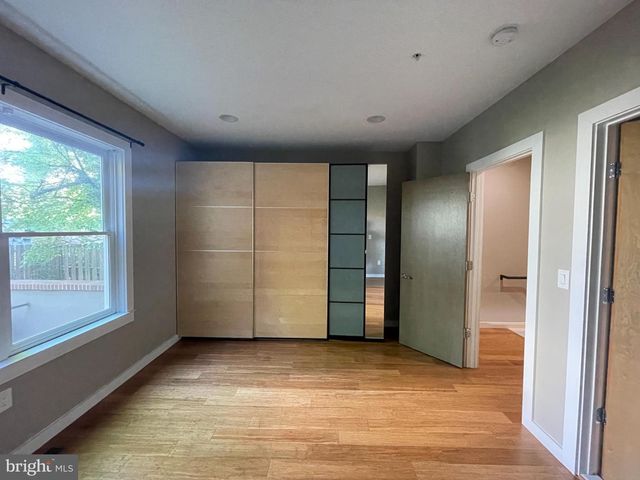 1242 NEW JERSEY AVE NW, Washington, DC 20001