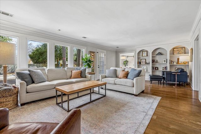 2686 FOX CREEK DR, Germantown, TN 38138