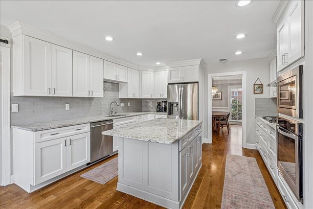 2686 FOX CREEK DR, Germantown, TN 38138