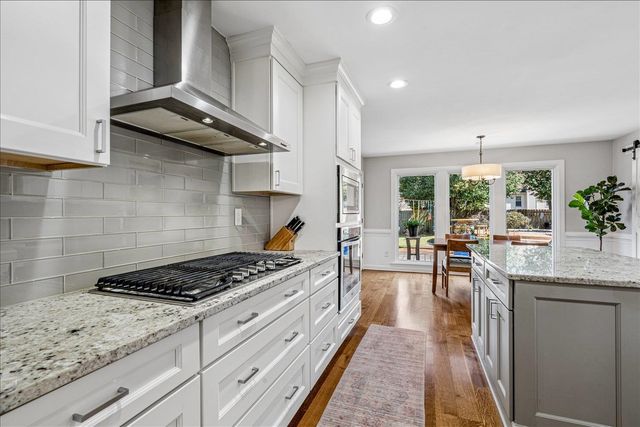 2686 FOX CREEK DR, Germantown, TN 38138