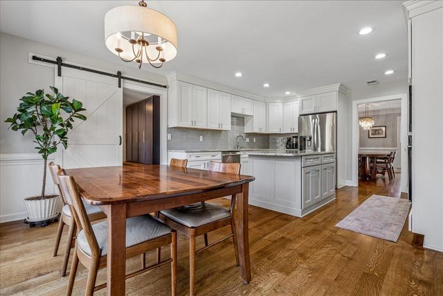 2686 FOX CREEK DR, Germantown, TN 38138