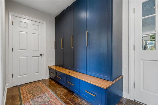 2686 FOX CREEK DR, Germantown, TN 38138