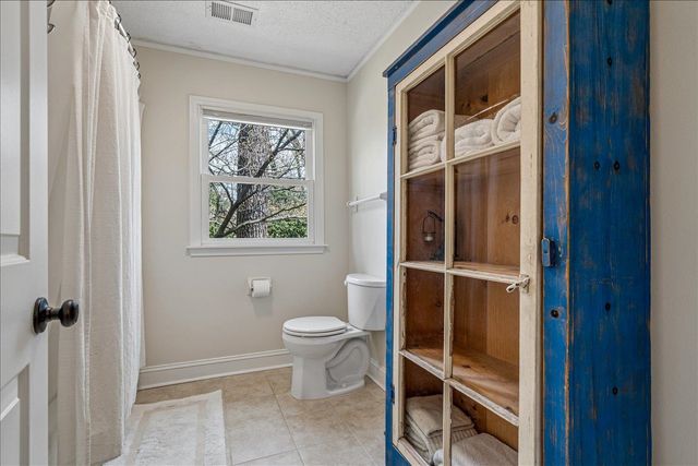 2686 FOX CREEK DR, Germantown, TN 38138