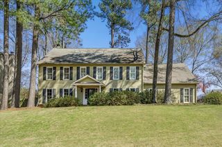 2686 FOX CREEK DR, Germantown, TN 38138