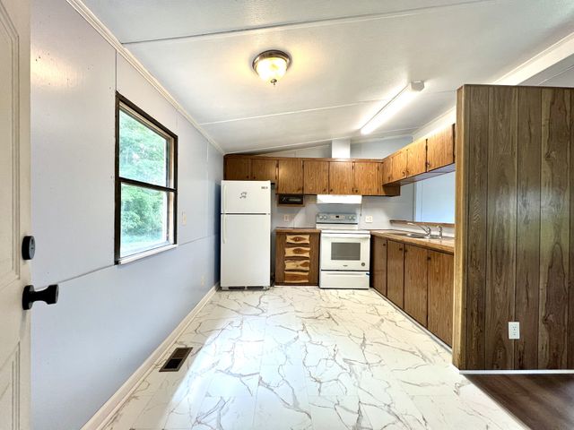 110 Hinkle Hill St, E, Bell Buckle, TN 37020