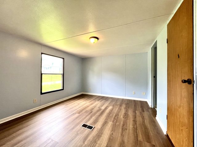 110 Hinkle Hill St, E, Bell Buckle, TN 37020