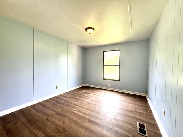 110 Hinkle Hill St, E, Bell Buckle, TN 37020