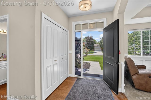 21926 Duns Scotus Street, Southfield, MI 48075