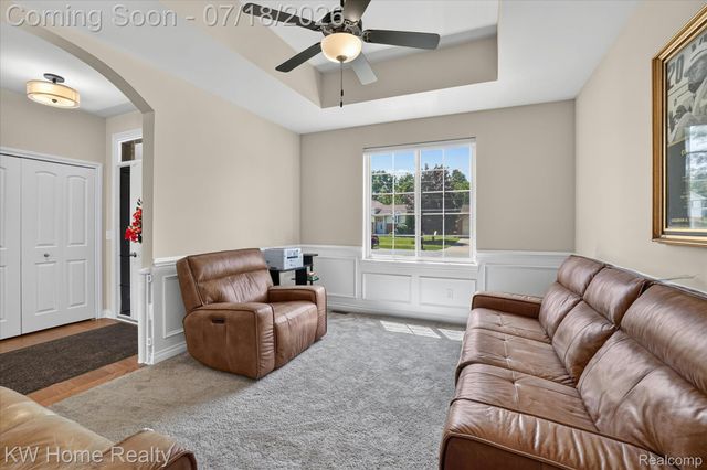 21926 Duns Scotus Street, Southfield, MI 48075