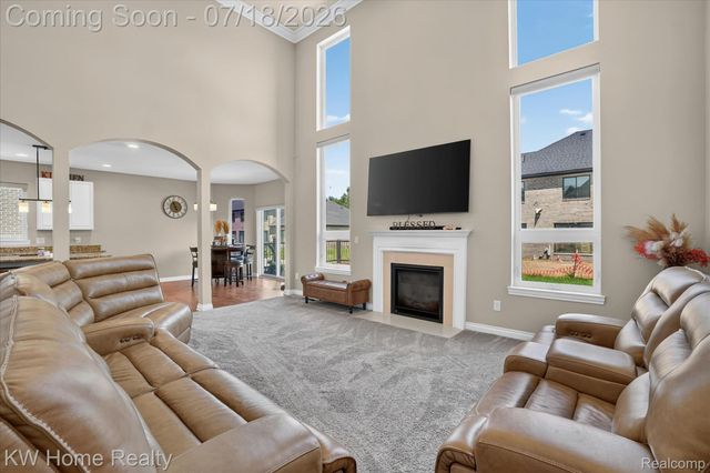 21926 Duns Scotus Street, Southfield, MI 48075