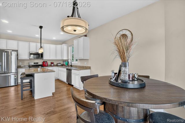 21926 Duns Scotus Street, Southfield, MI 48075